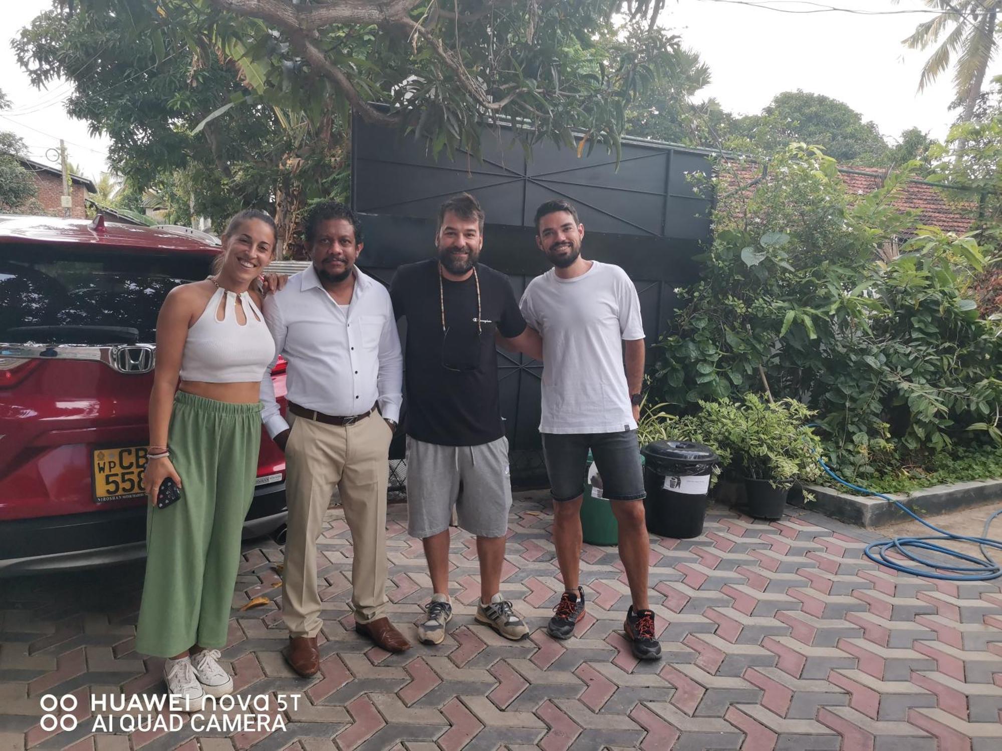 Bee Negombo